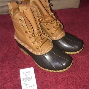 Brand new woman’s bean boots